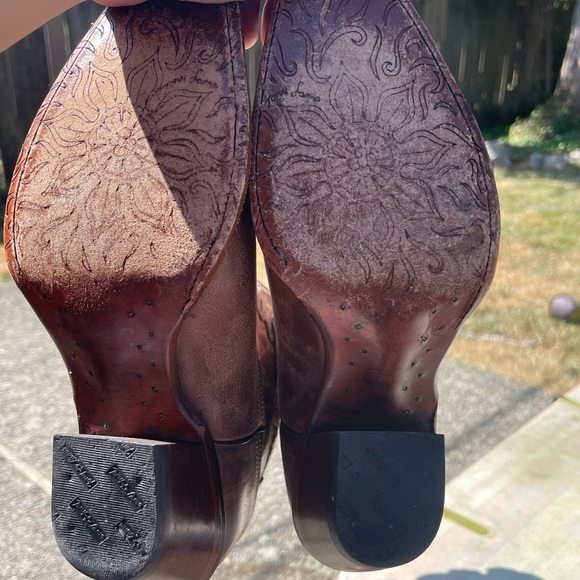 Rare Tony Lama Brown Boots with Turquoise and Red Details - Picture 8 of 8